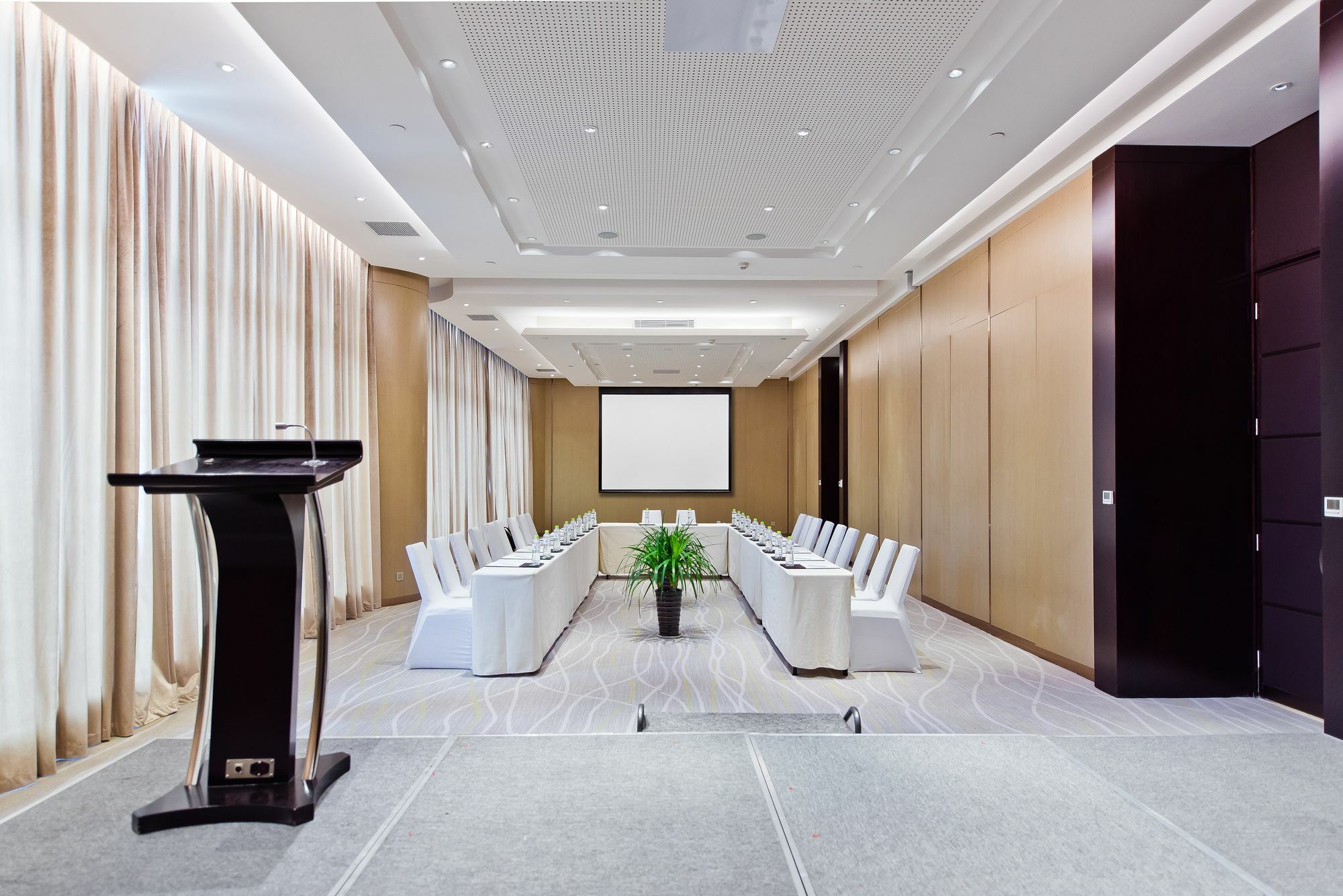 Sheraton Qingdao West Coast Екстериор снимка